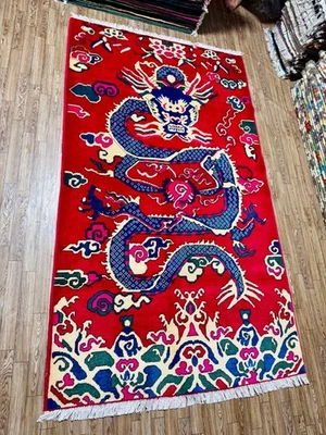 Alfombra de corredor hecha a mano - Diseño de dragón - Decoración de piso y pared tejida artesanal de lujo Foto 1 de 4