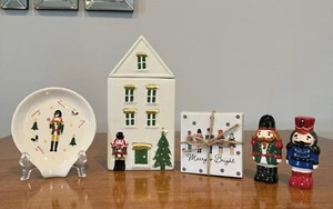 Schiaccianoci Stile Natalizio Decorazione Mista Confezione Nuovo Biscottiera Girarrosti - Foto 1 di 11