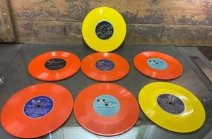 Dischi d'oro tra cui Topolino, danza dei picchi, polka Disney - Foto 1 di 23