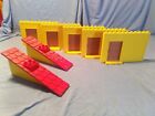 LEGO® DUPLO - 5x żółta ściana z drzwiami i 2x skośny dach - do domku dla lalek
