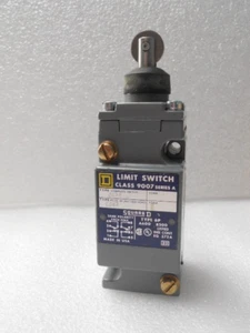 Bonito interruptor de límite de cabeza de rodillo cuadrado D 9007 C62D serie A - Imagen 1 de 4