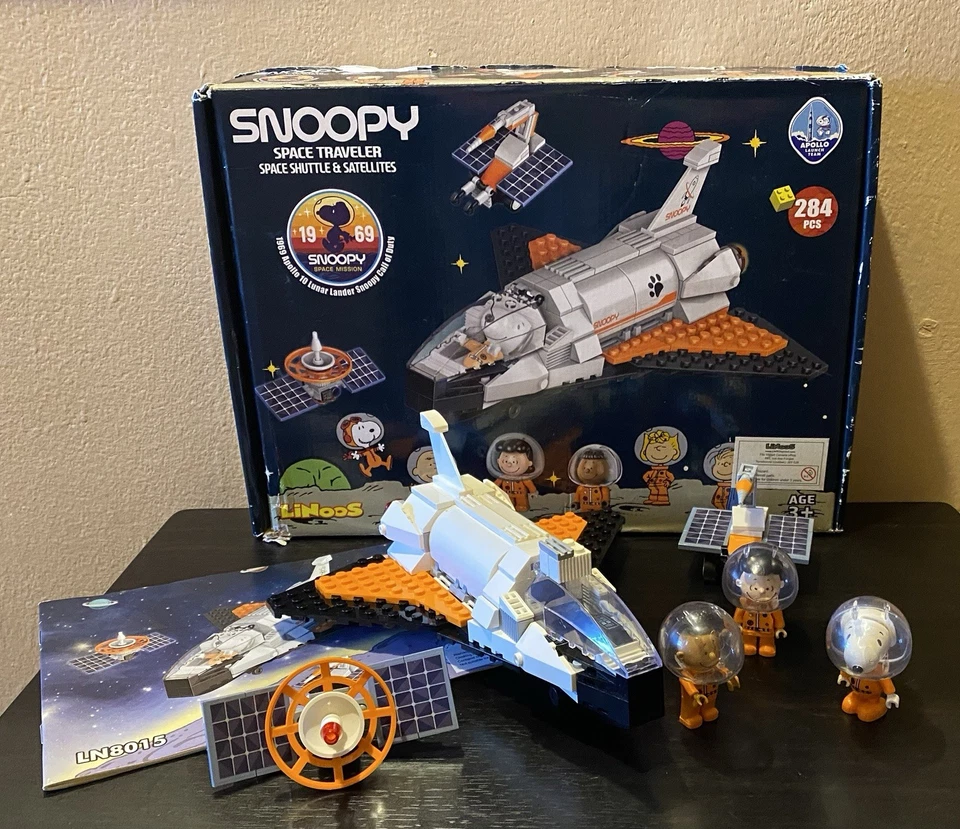 Snoopy Space Traveler Space Shuttle & Satellites 284 Pcs 1969 Apollo 10 Lunar - Image 1 of 4