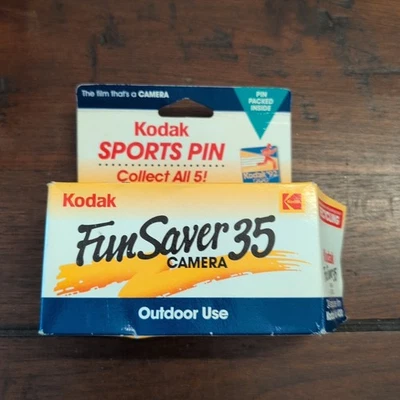 KODAK FUN SAVER 35 Single-Use Disposable Camera 24 MAX 400 Expire 1994 Outdoor  - Image 1 of 4