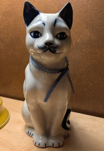 Porzellan blau & weiß sitzendes Kätzchen Katze Figur Sparschwein 9 3/4" groß - Bild 1 von 9