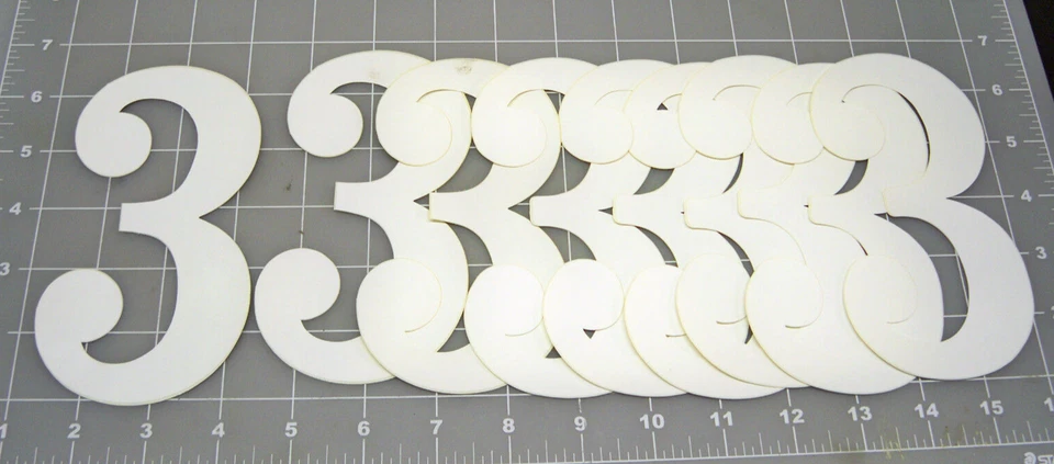 NUMBER 3 贴纸 6 英寸白色乙烯基 9 数量老式赛车评分免运费 — 第 1/1 张图片