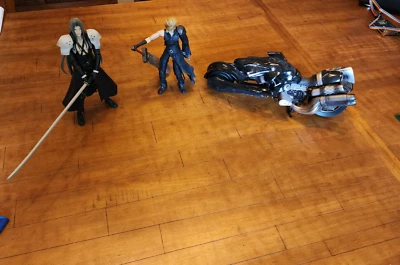 Final Fantasy VII Advent Children Play Arts Kai Cloud, Sephiroth, Fenrir B15 - Image 1 of 4