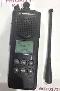 Motorola XTS 3000 MODEL 2. H09UCF9PW7AN 700-800MHz Zwei Wege Funkgerät - Bild 1 von 6