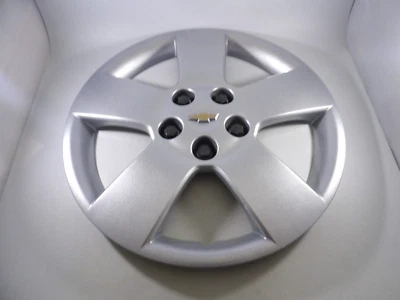 OEM 2006 2007 2008 2009 2010 - 2011 Chevy HHR  16" Hubcap 9596079 - Image 1 of 4