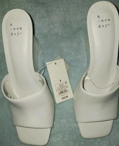 Size 8 White Wedge Heel Slip On Open Toe Sandal-Shoe. Vivi. New $32.99 Retail - Picture 1 of 8