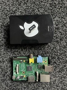 Raspberry Pi Model B x2 With Case And Wifi Dongles - Afbeelding 1 van 2