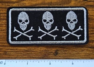 Silver Mylar Skull & Cross Bones Jolly Roger Craft Patch - Picture 1 of 1