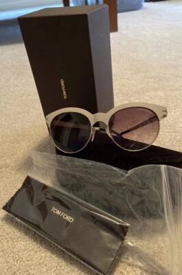 Gafas de sol para mujer Tom Ford Foto 1 de 4