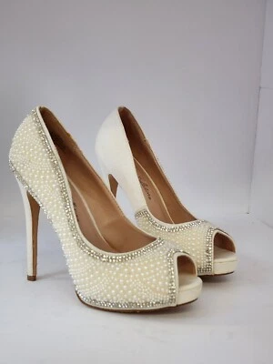De Blossom Collection Bridal Heels 6.5 - Image 1 of 4