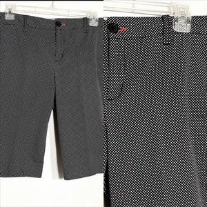 Tommy Hilfiger DAMENSHORTS GRÖSSE 8 SCHWARZ WEISS GEPUNKTET 4 TASCHEN FLACHE VORDERSEITE - Bild 1 von 8