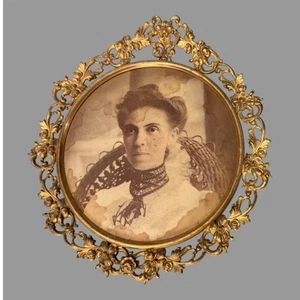Ornate Antique Victorian Ornate Floral Decorated Round Brass Picture Photo Frame - Picture 1 of 5