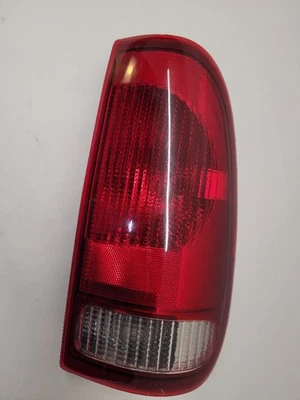 1999-2007 FORD F250SD PICKUP RH Passenger Tail Light Rectangular  - Image 1 of 4