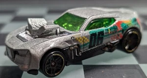 2013 Hot Wheels Twinduction 83/250 HW Off Road Drift Race silber Maßstab 1:64  - Bild 1 von 9