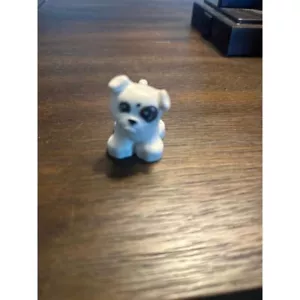 Lego Duplo Mini figure Dog White Bulldog Animal Replacement From 10959 Set - Picture 1 of 2