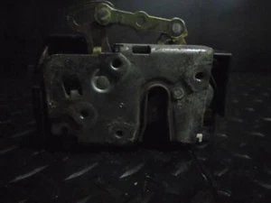96-99 LAND ROVER Discovery Rear Passenger Door Lock / Latch - Picture 1 of 8
