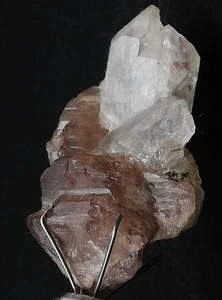 34 CARATS NATURAL AXINITE AND QUARTZ CRYSTALS CLUSTER FROM PAKISTAN, (AO-51), - Picture 1 of 16