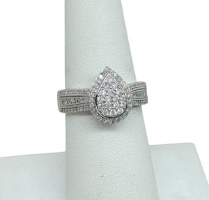 Anillo con racimo de diamantes pera de plata de ley .925 para dama | Talla 6,5 | 3,3 gr | 0,94C - Imagen 1 de 4