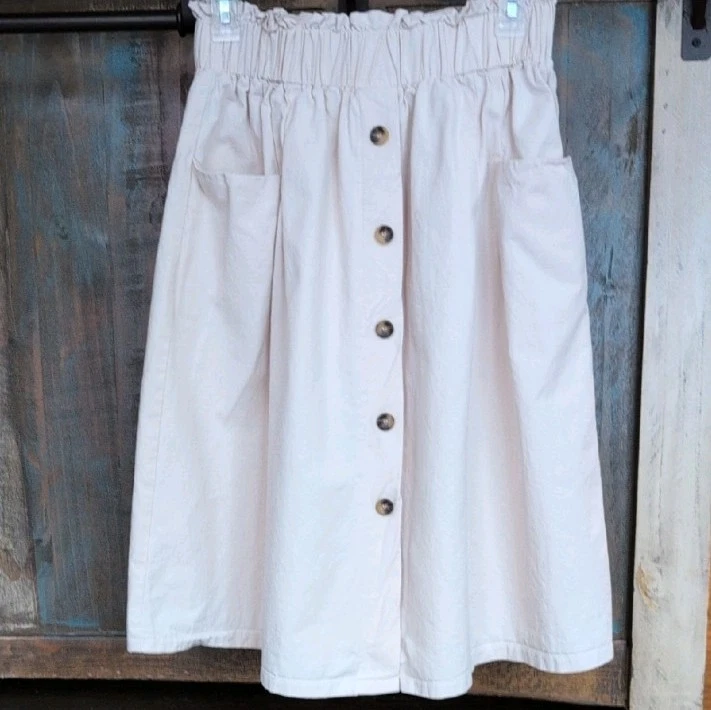 Saia Midi Forever 21 Plissada Botão para Baixo Bolsos Cottage Boho - Feminina Média - Imagem 1 de 4