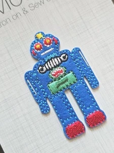 Robot, Iron on, Sew on Motif - Picture 1 of 6