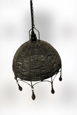 Luz colgante con cuentas negras cable duro decoración de Halloween usado Foto 1 de 4