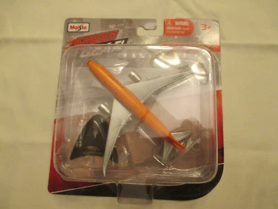 Maisto Tailwinds Speed Gear Boeing 787-8 - Image 1 of 4