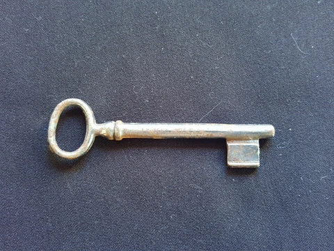 Antique Reclaimed Single Cast Iron Georgian Key Door Furniture (ER476) Cover