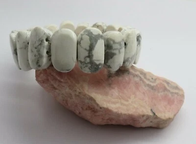 1 Natural Gemstone Howlite Beaded Bracelet Healing Bracelet Stretch 7 Inch Long  - Image 1 of 3