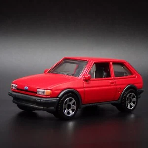 1983-1989 FORD Fiesta Mk 2 Rojo 1:64 Escala Coleccionable Maqueta Coche Modelo - Imagen 1 de 7