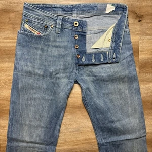 Diesel Jeans Men 28x32 Blue Shazor Bootcut Made Italy Whiskering Contrast 0086G - Picture 1 of 12
