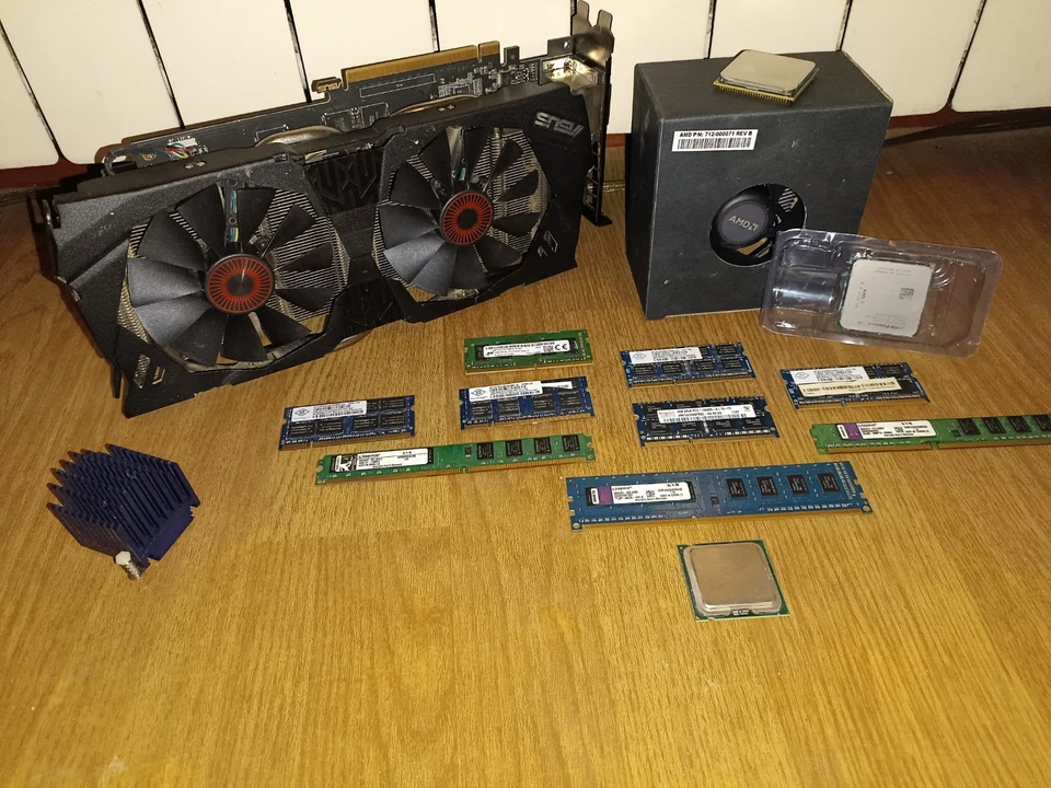 ASUS Strix GeForce GTX 970 4GB DDR5 Scheda Grafica (STRIX-GTX970-DC2OC-4GD5) - Immagine 1 di 1