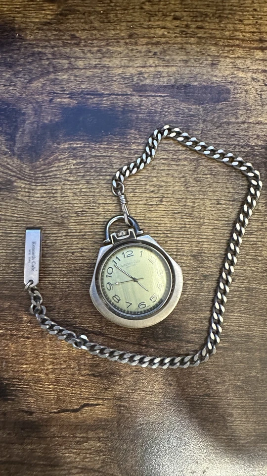 Reloj Bolsillo Kenneth Cole New York Usado Foto 1 de 4