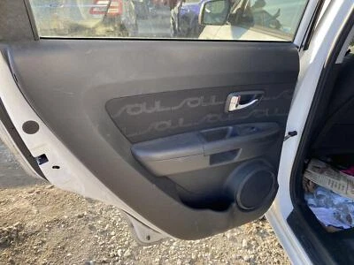 Bomba de combustible usada se adapta a: 2013 conjunto de bomba Kia Soul montado en tanque grado A Foto 1 de 4