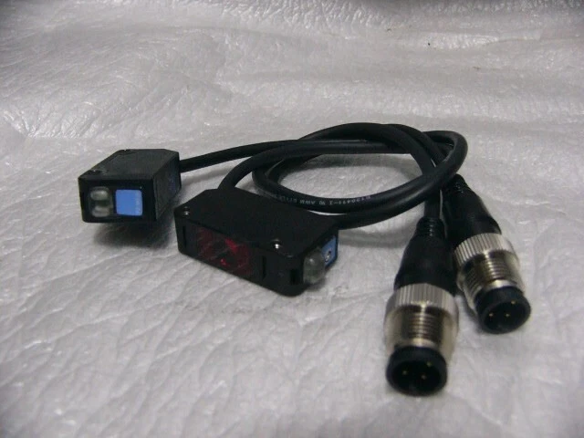KEYENCE PZ-M53P Amplifier Photoelectric Sensors M12 Connector Type, PNP - Image 1 of 1
