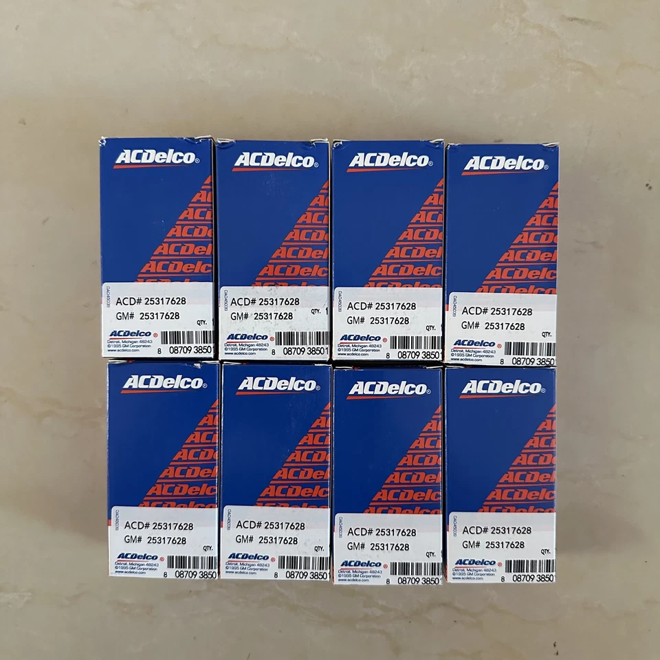 8X GENUINE OEM Fuel Injectors For 01-07 Chevy Silverado 4.8L 5.3L 6.0L 25317628 Foto 1 de 4