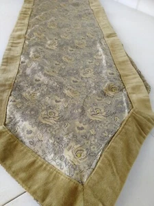 Carenna Green Table Runner Floral Tassels New - Picture 1 of 5