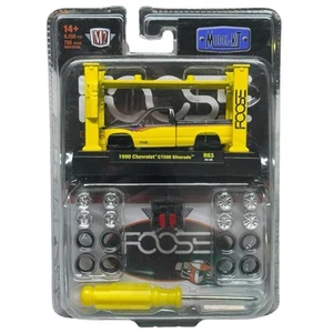 M2 Machines Model-Kit 1990 Chevrolet C1500 Silverado FOOSE R63 23-30 OBS Truckin - Picture 1 of 2