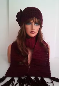 SET CAPPELLO E SCIARPA VINO MERLOT A MANO ALL'UNCINETTO FIORE BERRETTO BERRETTO DA SCI TAM - Foto 1 di 6