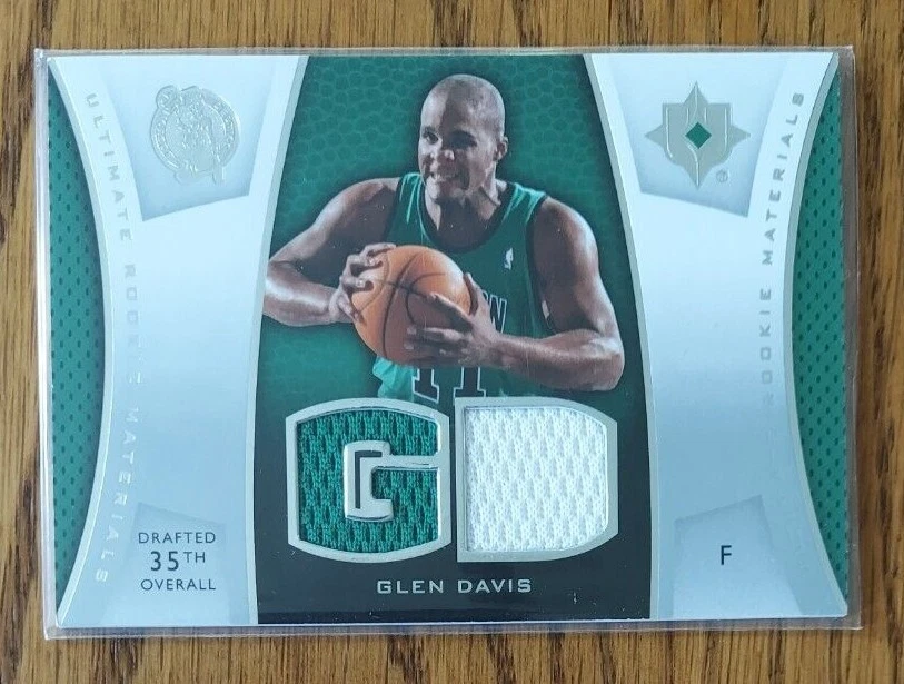 Camiseta de materiales para novatos Glen Davis (Celtics) 2007-08 Ultimate Collection Foto 1 de 1