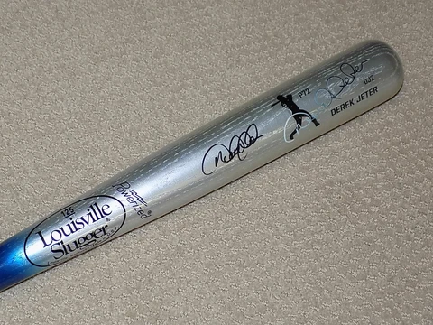 Derek Jeter H&B Signed Louisville Slugger 2021 Living Legend Baseball Bat Cover