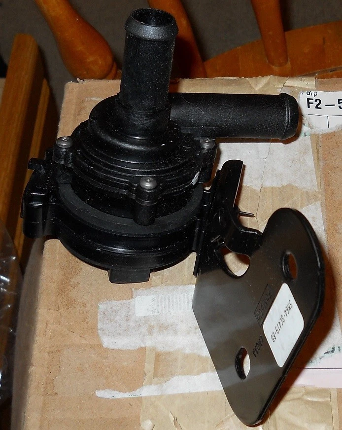 NOS 2005-08 Ford Escape Mercury Mariner 2.3L 3.0L Water Pump PW-655 - Image 1 of 1