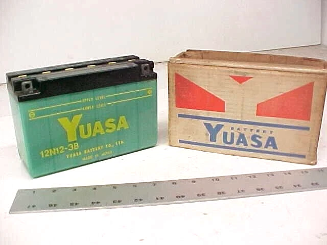 Винтажный мотоциклетный аккумулятор YUASA 12N12-3B Kawasaki Bushwacker 1968 - Изображение 1 из 1
