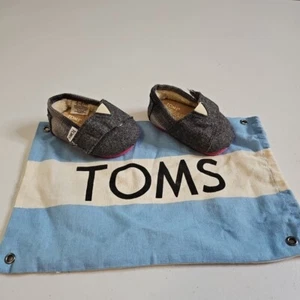 NEW W BAG Baby TOMS Classic Infant Toddler Wool Canvas Shoes 2T Grey Pink - Picture 1 of 6