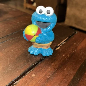 2013 Hasbro Sesame Street Workshop Cookie Monster Bath Squeeze Squirter - 3.75" - Picture 1 of 6