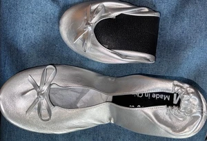 Lumos Blues faltbare Ballerinas Metallic Silber Hochzeit Damengröße 7-8 neu ohne Etikett - Bild 1 von 5