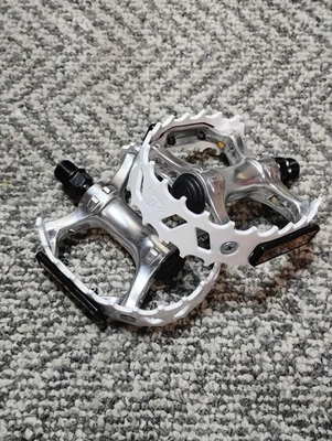 VP Bear Trap Pedals 1/2" Old School Bmx White - Image 1 of 2