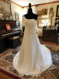 "CHRISTIAN MICHELLE" WHITE RUCHED ONE SHOULDER A-LINE CHIFFON WEDDING GOWN SZ 8 - Picture 1 of 8